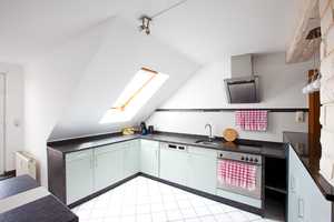 Ansprechende und modernisierte 5-Raum-DG-Wohnung mit EBK in Magdeburg – Schmidtstr. 28d, 29124 Magdeburg – Vorschaubild 2