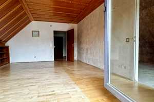 Charmante 2 Zimmer Dachgeschosswohnung mit Balkon sowie PKW-Stellplatz zum Eigennutz! – Düsseldorf – Vorschaubild 4