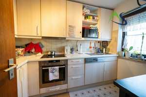 Charmantes Reihenmittelhaus in familienfreundlicher Wohngegend – Regensburg (Kreis) – Vorschaubild 4