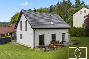 Bezugsfertiger Neubau! Energieeffizientes Einfamilienhaus mit großem Garten in ruhiger Lage – Die vollständige Adresse der Immobilie erhältst du vom Anbieter., 95473 Creußen – Vorschaubild 1