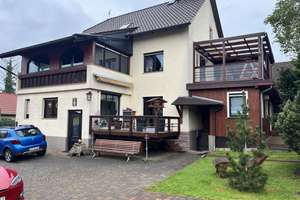 Viel Platz für ein oder zwei Familien in einem vollständig sanierten Wohnhaus in  Steinthaleben