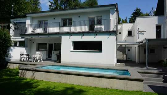 Bild von Geräumiges, saniertes 6-Zimmer-Haus mit gehobener Innenausstattung in Kronberg im Taunus