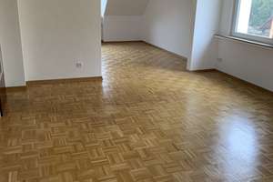 Freundliche und helle Dachgeschosswohnung mit fünf Zimmern in Essen-Schönebeck – Die vollständige Adresse der Immobilie erhältst du vom Anbieter., 45359 Schönebeck, Essen – Vorschaubild 4