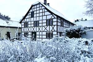 *** Historisches Fachwerkjuwel: Denkmalgeschütztes Haus mit zwei Wohneinheiten und Garten...  – Die vollständige Adresse der Immobilie erhältst du vom Anbieter., 42699 Ohligs/Aufderhöhe/Merscheid, Solingen – Vorschaubild 1