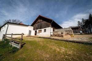 Wo Ruhe auf Natur trifft – charmantes Landhaus mit Pferdestall, Fischweiher und 3,6 Hektar – Die vollständige Adresse der Immobilie erhältst du vom Anbieter., 94575 Windorf – Vorschaubild 16