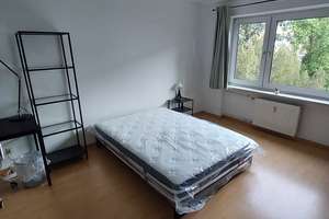 Helles, möbliertes Zimmer in 3er-WG - 1.1 km zur Uni, 1.3 km zur OTH – Karthauser Str. 10, 93051 Kumpfmühl-Ziegetsdorf-Neuprüll, Regensburg – Vorschaubild 3