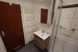 Charmante 2,5-Zimmer-Wohnung mit viel Licht und zwei Balkonen – Die vollständige Adresse der Immobilie erhältst du vom Anbieter., 81735 Waldtrudering, München – Vorschaubild 12