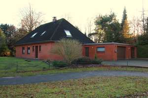 Verkauft! - Gepflegtes Ein- bzw. Zweifamilienhaus (Bungalow) mit zwei großzügigen Garage – Die vollständige Adresse der Immobilie erhältst du vom Anbieter., 26810 Westoverledingen – Vorschaubild 2
