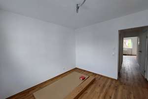 Renovierte 3-Zimmer-Wohnung in toller Lage mit großem Balkon & Blick auf den Hopfenberg – Friedrichstraße 57, 76229 Grötzingen, Karlsruhe – Vorschaubild 5