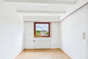 Über den Baumkronen: 3-Zimmer-Wohnung mit Ausblick ins Grüne und Garagenstellplatz in Botnang. – Die vollständige Adresse der Immobilie erhältst du vom Anbieter., 70195 Botnang-Nord, Stuttgart – Vorschaubild 10
