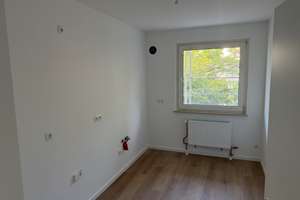 Frisch sanierte 3-Zimmer-Wohnung mit Balkon, EBK & Stellplatz in ruhiger Lage in Köln-Zündorf – Lilienweg 10, 51143 Zündorf, Köln – Vorschaubild 5