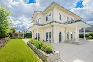 Mediterrane Stadtvilla mit Außenpool für gehobene Wohnansprüche – Sächsische Schweiz-Osterzgebirge (Kreis) – Vorschaubild 27