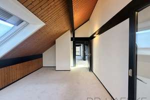 NEUWARMBÜCHEN (FELDRAND): FREISTEHENDES HOLZSTÄNDERHAUS MIT EINLIEGER-WHG AUF PARKÄHNL. GRUNDSTÜCK – Die vollständige Adresse der Immobilie erhältst du vom Anbieter., 30916 Isernhagen – Vorschaubild 44