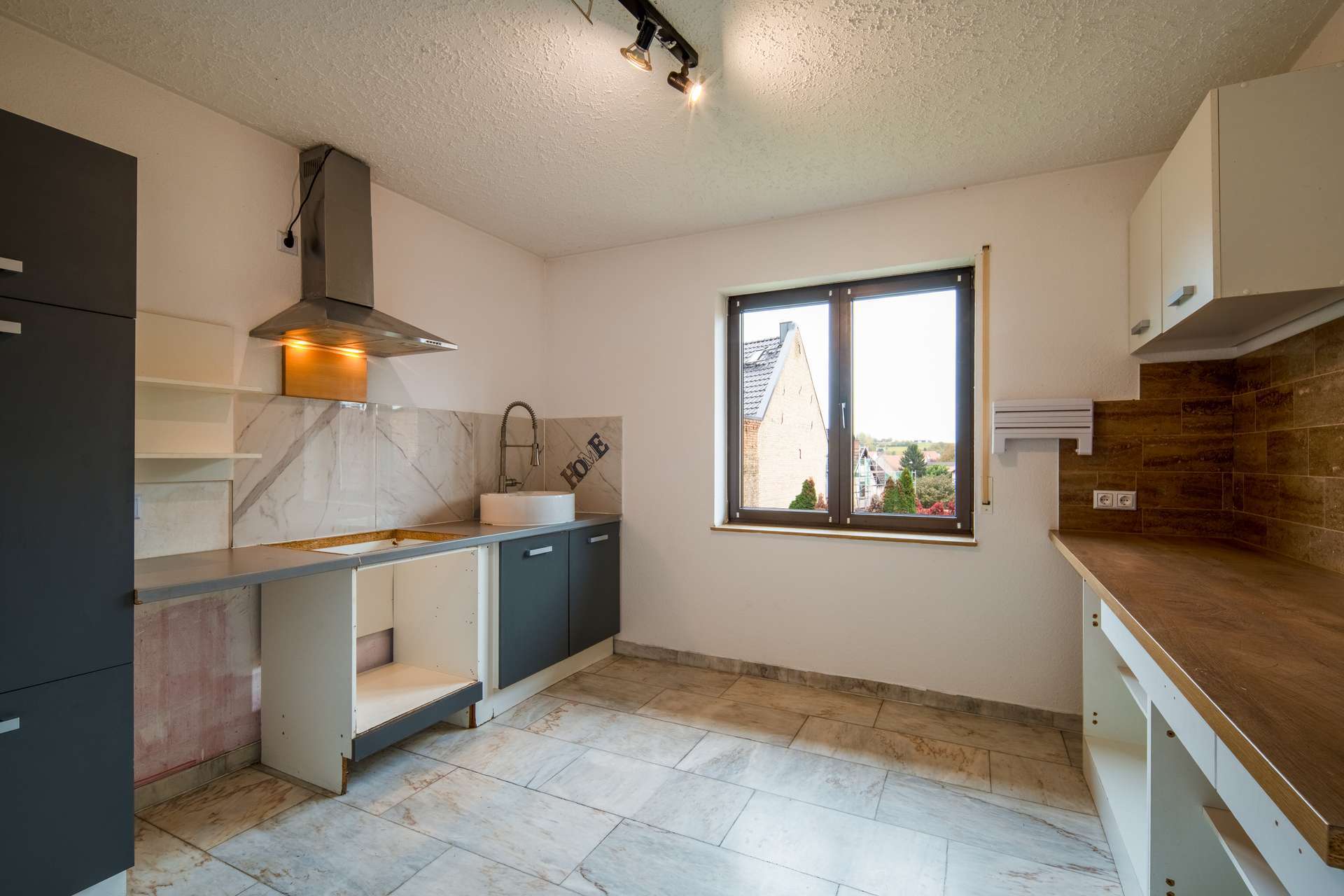 Immobilie in Saulheim - Seltene Gelegenheit!  2-3 Familienhaus mit großem Grundstück und idyllischem Garten - Bild 5