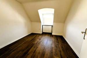 Ihr neues Zuhause: Frisch saniertes Dachgeschoss mit Wohlfühlfaktor – Die vollständige Adresse der Immobilie erhältst du vom Anbieter., 45888 Bulmke-Hüllen, Gelsenkirchen – Vorschaubild 3