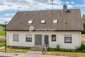 Gepflegtes Anlageobjekt mit drei Wohneinheiten und besonderer Grundstückssituation – Die vollständige Adresse der Immobilie erhältst du vom Anbieter., 72189 Vöhringen – Vorschaubild 3
