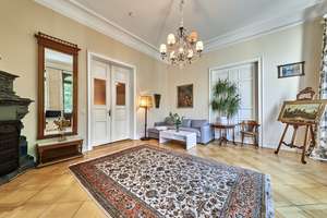 TRÄUME WERDEN WAHR! Luxuriöse 4-Zimmer-Altbauwohnung mit Balkon & EBK in Wiesbaden-Mitte – Die vollständige Adresse der Immobilie erhältst du vom Anbieter., 65185 Mitte, Wiesbaden – Vorschaubild 3