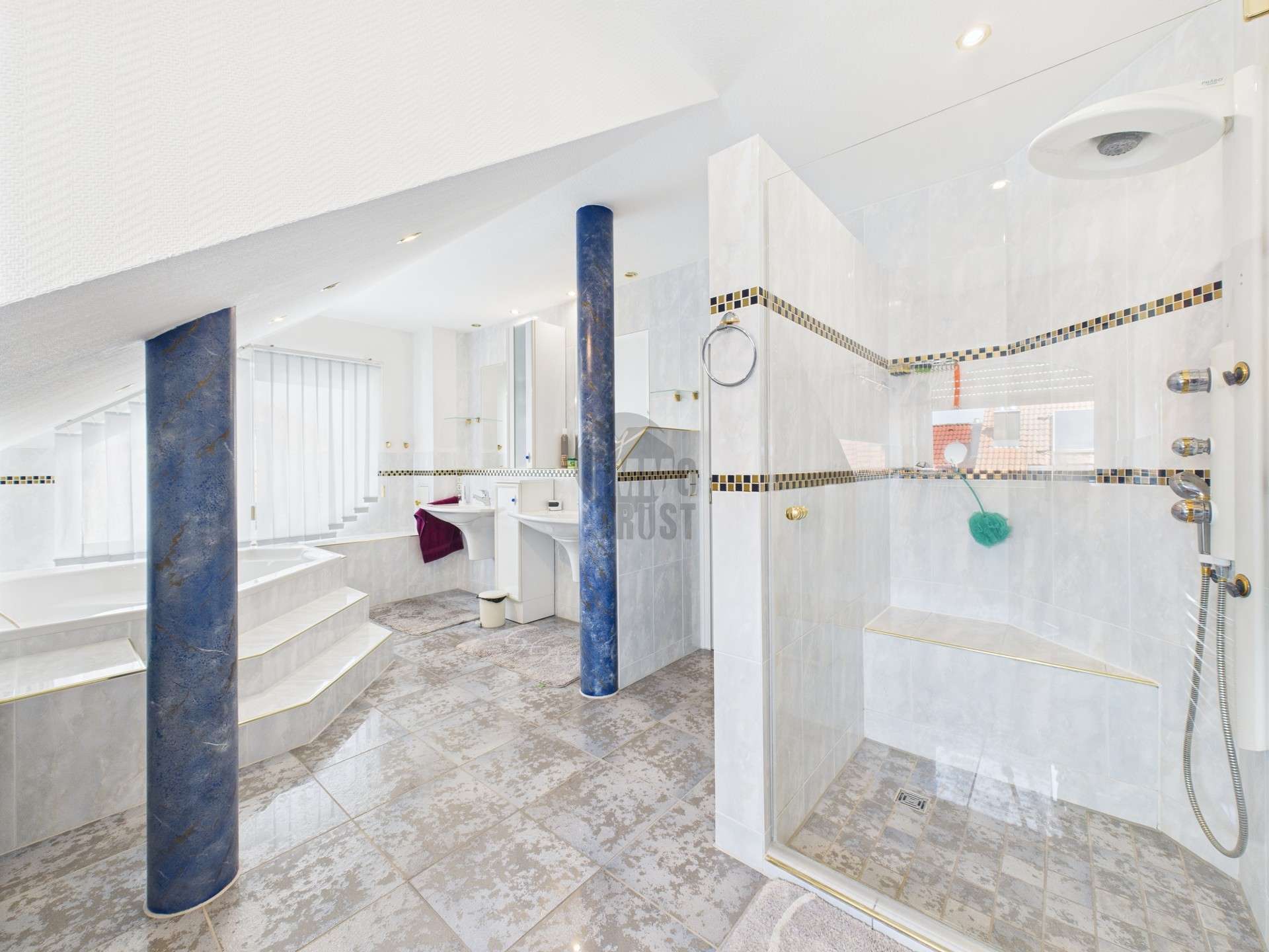 Immobilie in Lehrensteinsfeld - REPRÄSENTATIV & HOCHWERTIG – EIN HAUS, DAS SICH VON DER MASSE ABHEBT - Bild 3