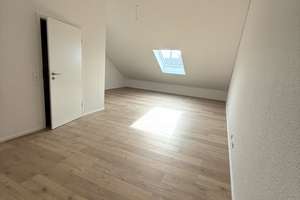 Baden-Baden: Erstbezug - Fertiggestelltes Reihenhaus mit Garten, Terrasse und Stellplatz – Pfarrstraße 16b, 76532 Sandweier, Baden-Baden – Vorschaubild 13