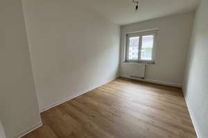 Stuttgart-Untertürkheim - 4-Zimmer-Wohnung mit Balkon – Mäulenstr. 13, 70327 Untertürkheim (Ortsteil), Stuttgart – Vorschaubild 4
