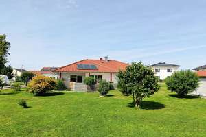 Bungalow mit zusätzlichem Grundstück in sehr ruhiger Siedlungslage in Ruhstorf an der Rott – Die vollständige Adresse der Immobilie erhältst du vom Anbieter., 94099 Ruhstorf an der Rott – Vorschaubild 3