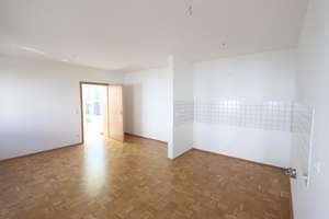 Außergewöhnliche Wohnung in toller Lage! Parkett, Wintergarten, Balkon/Terrasse – Die vollständige Adresse der Immobilie erhältst du vom Anbieter., 9126 Gablenz, Chemnitz – Vorschaubild 2