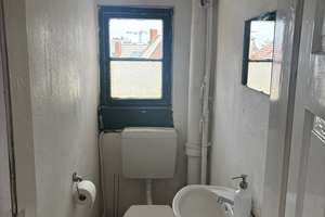 Zentrale 5-Zimmer-Dachgeschosswohnung in Karlsruhe Innenstadt-West – Ideal für WGs – Hirschstraße 35a, 76133 Innenstadt-West, Karlsruhe – Vorschaubild 12