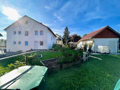 Freistehender Massivbau mit 3 Einheiten und Nebengebäuden - Familien und Freiberufler willkommen