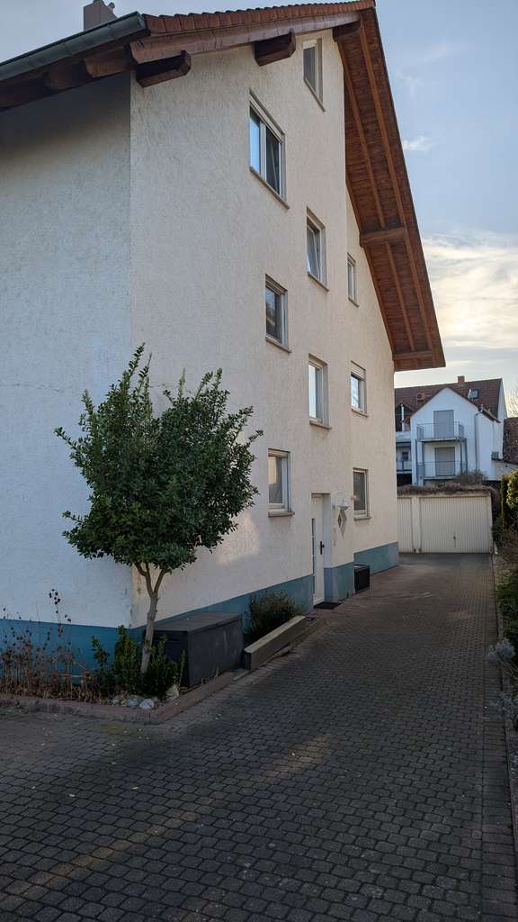 Immobilie in Ihringen - Sonnig. Ruhig. Sofort frei. – 3,5 Zimmer mit Terrasse und Garten am Kaiserstuhl - Bild 1