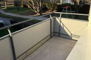 Modernes Wohnen: Helle 2-Zimmer-Wohnung mit sonnigem Balkon in Stuttgart-Stammheim