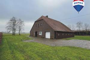 Platz für Ideen – Einfamilienhaus mit großem Grundstück und Erweiterungsmöglichkeiten – Die vollständige Adresse der Immobilie erhältst du vom Anbieter., 26655 Westerstede – Vorschaubild 1
