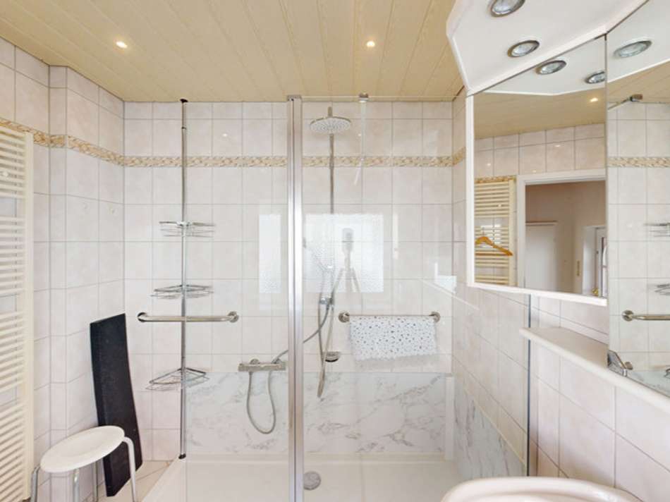 Badezimmer EG