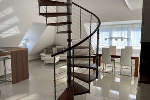 Schwabing: Helle 3,5-Zimmer Dachterrassen-Maisonette-Wohnung