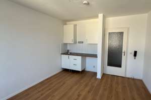 Schwabing-Olympiapark schö., helles, ruhig 1 Zi.  Balkon, , EBK, SANIERT!! FREI  sofort  !!!!! – Gartenstraße 6, 80809 Am Luitpoldpark, München – Vorschaubild 4