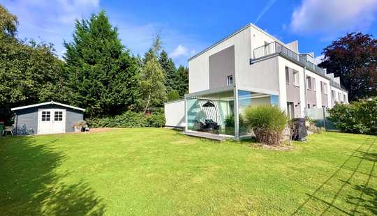 Bild von Traumhaus mit privatem Garten: neuwertig, besonders, stilvoll, privat, mit Wintergarten!