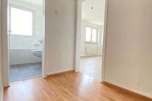 *** Singles oder Paare aufgepaßt!!! Einziehen und Wohlfühlen *** Vollsaniert mit Balkon ***