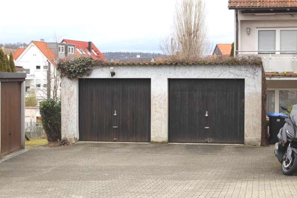 Immobilie in Schorndorf - Schönes 3 Familienhaus mit Garten, 2 Garagen und einem Stellplatz - Bild 4
