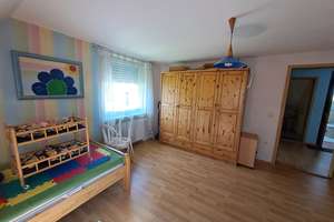 Familienidylle pur: Ein- bzw. Zweifamilienhaus mit wunderschönem Garten – Die vollständige Adresse der Immobilie erhältst du vom Anbieter., 86500 Kutzenhausen – Vorschaubild 18