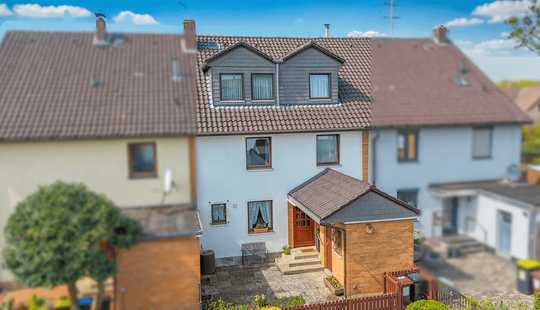 Bild von Familienfreundliches Reihenmittelhaus mit ca. 7 m Breite, 6 Zimmern und Garage in ruhiger Lage
