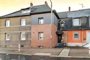 Charmantes Reihenhaus in attraktiver Lage von Castrop-Rauxel – Die vollständige Adresse der Immobilie erhältst du vom Anbieter., 44581 Castrop-Rauxel – Vorschaubild 1
