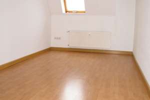 Traumhafte 3 Raum-DG-Mais.-Wohnung mit EBK; 2 Bäder, in unmittelbarer Uni-Nähe!!! – Fabriciusstr. 7, 9126 Bernsdorf, Chemnitz – Vorschaubild 9
