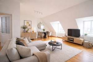 2,5 Zimmer Maisonette im historischen Dreiflügelhaus! Wohnküche! Balkon! Auch als Kapitalanlage!