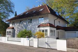 Viel Platz für die Familie; Doppelhaushälfte mit tollem Garten in guter und ruhiger Lage; prov.frei