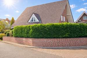 Sehr gepflegtes 8-Zimmer-Einfamilienhaus mit Garten, Küche, Kamin und Doppelgarage in ruhiger Lage! – Die vollständige Adresse der Immobilie erhältst du vom Anbieter., 41470 Rosellen, Neuss – Vorschaubild 1