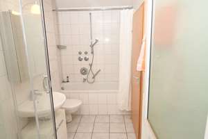 Attraktive, helle Wohnung mit zwei Balkonen im Herzen von Stuttgart – Die vollständige Adresse der Immobilie erhältst du vom Anbieter., 70178 Karlshöhe, Stuttgart – Vorschaubild 11