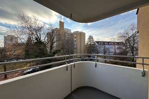 Geräumige 3-Zimmer-Wohnung mit Balkon in Nürnberg – Olivenweg 45, 90441 Hohe Marter, Nürnberg – Vorschaubild 3
