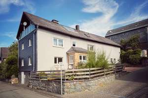 *Charme&Scheune* Viel Raum für Familie und Ideen im Herzen von Hohenahr. Courtagefrei für Kaufende – Die vollständige Adresse der Immobilie erhältst du vom Anbieter., 35644 Hohenahr – Vorschaubild 2