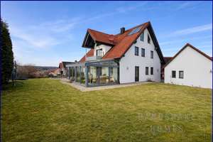 „Raum. Licht. Freiheit. – Stilvolle Villa mit beeindruckendem Südgarten“ – Die vollständige Adresse der Immobilie erhältst du vom Anbieter., 85309 Pörnbach – Vorschaubild 2