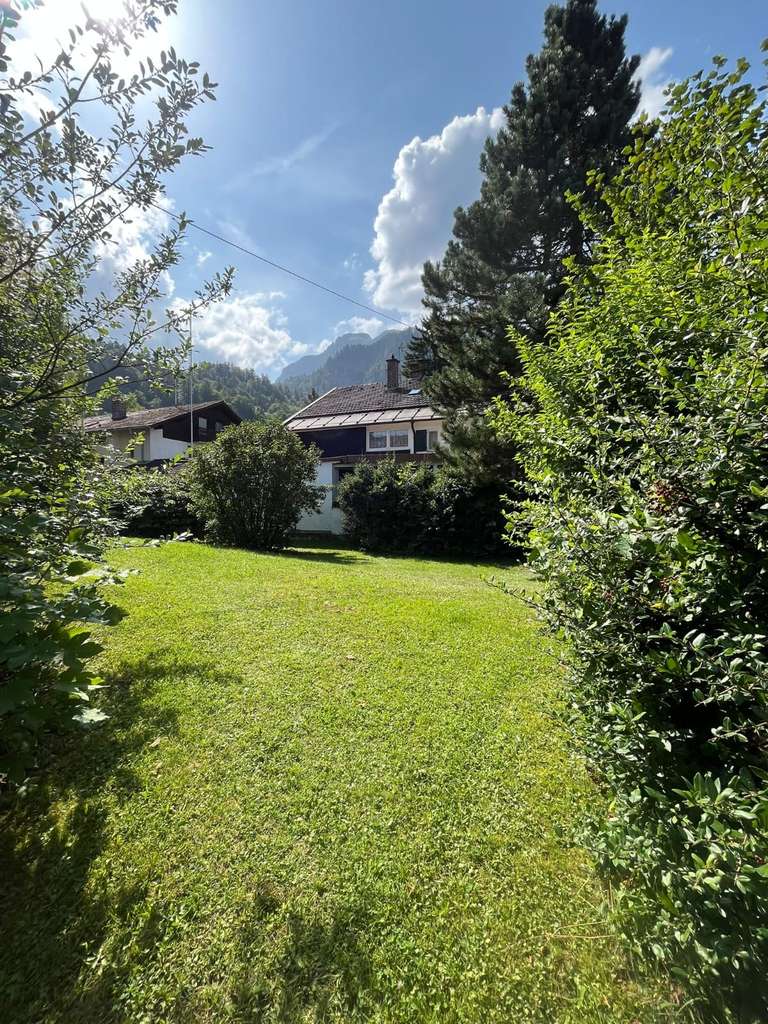 Immobilie in Schwangau - Weltbekannte Kulisse, absolute Ruhe: Ihr exklusiver Rückzugsort am Fuß von Schloss Neuschwanstein - Bild 2