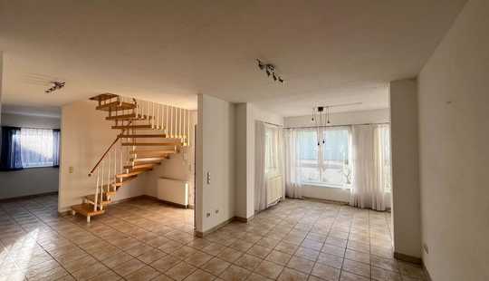 Bild von HEMING-IMMOBILIEN -  Tolle Kombination: Wohnhaus mit Scheune im Herzen von Sörgenloch!